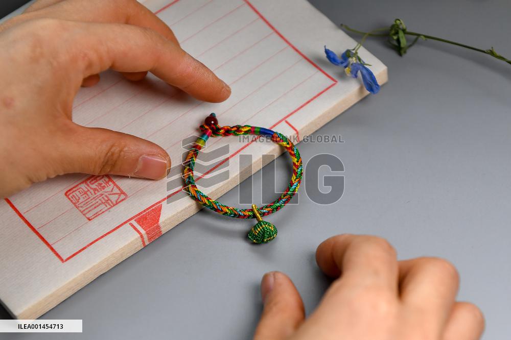 CHINA-JILIN-STRING-WEAVING-INTANGIBLE CULTURAL HERITAGE-INHERITOR (CN)