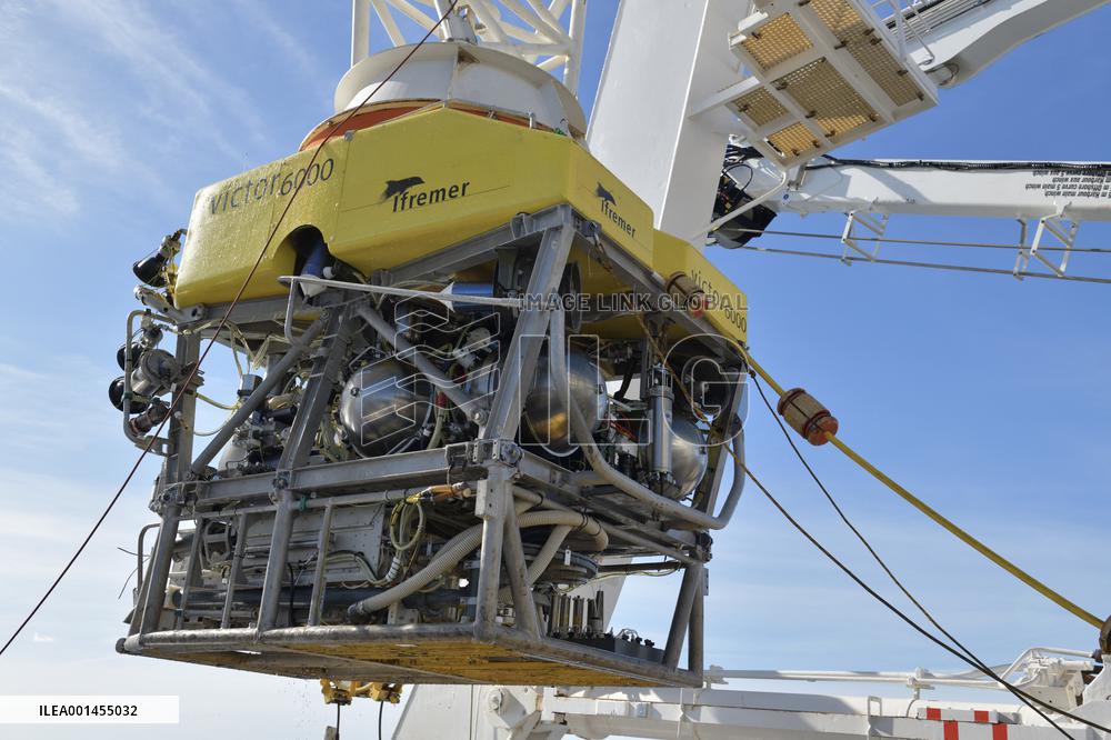 France to send ship to Titanic sub rescue operation