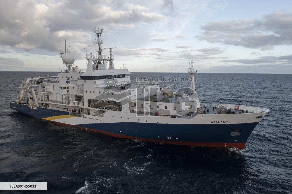 France to send ship to Titanic sub rescue operation