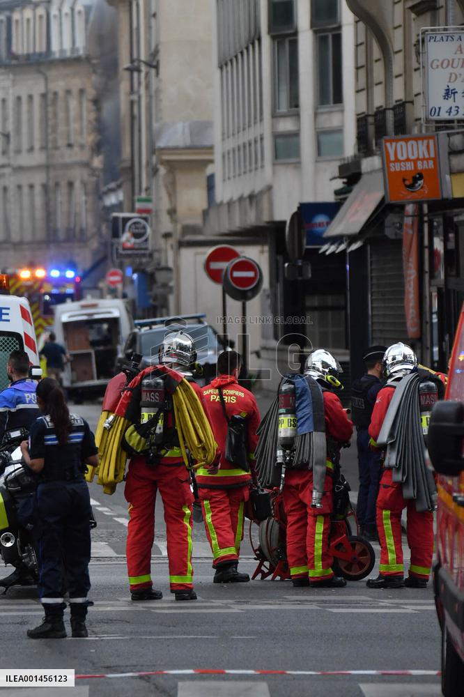 Huge Explosion Hits Building - Paris