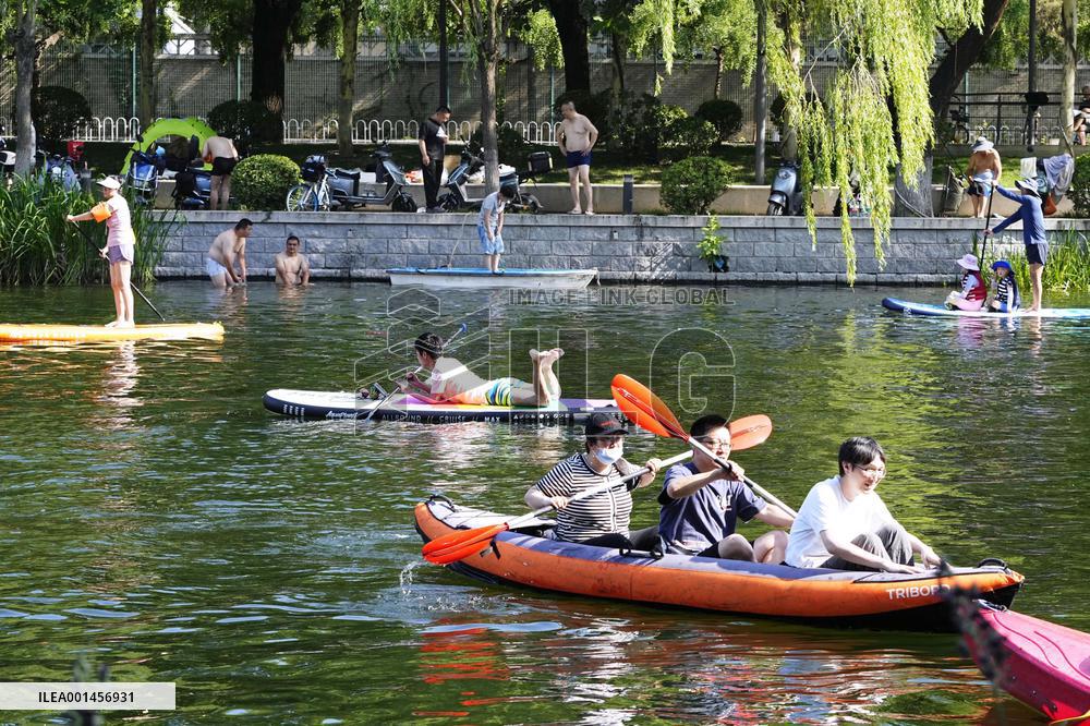 Hot weather in Beijing