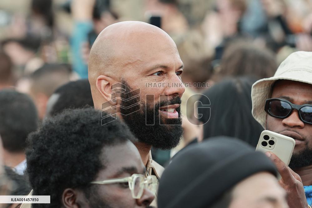 PFW - Givenchy Menswear Spring-Summer 2024 - Arrivals NB