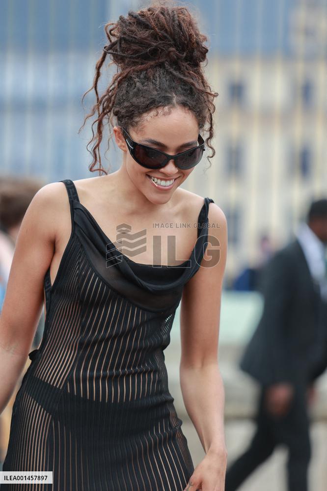 PFW - Givenchy Menswear Spring-Summer 2024 - Arrivals NB
