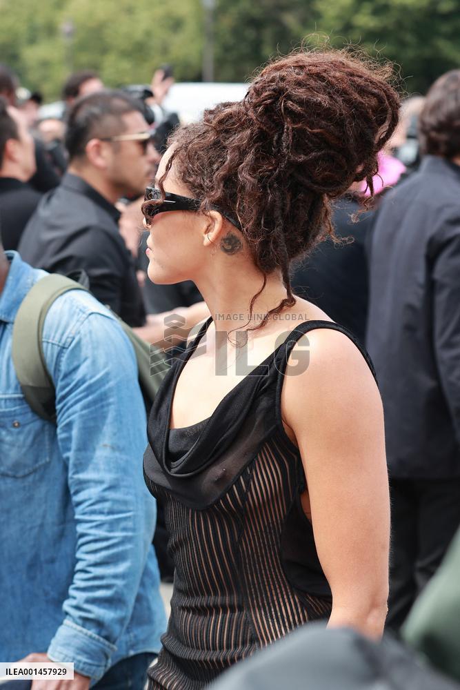 PFW - Givenchy Menswear Spring-Summer 2024 - Arrivals NB