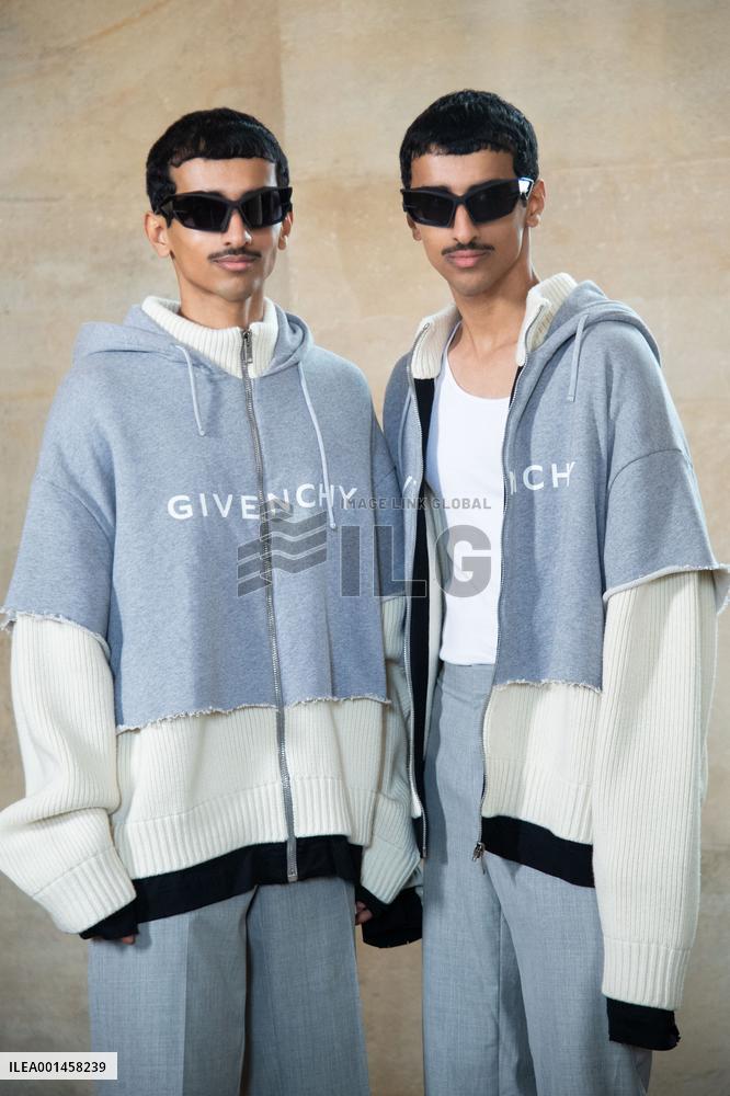 PFW Givenchy Photocall