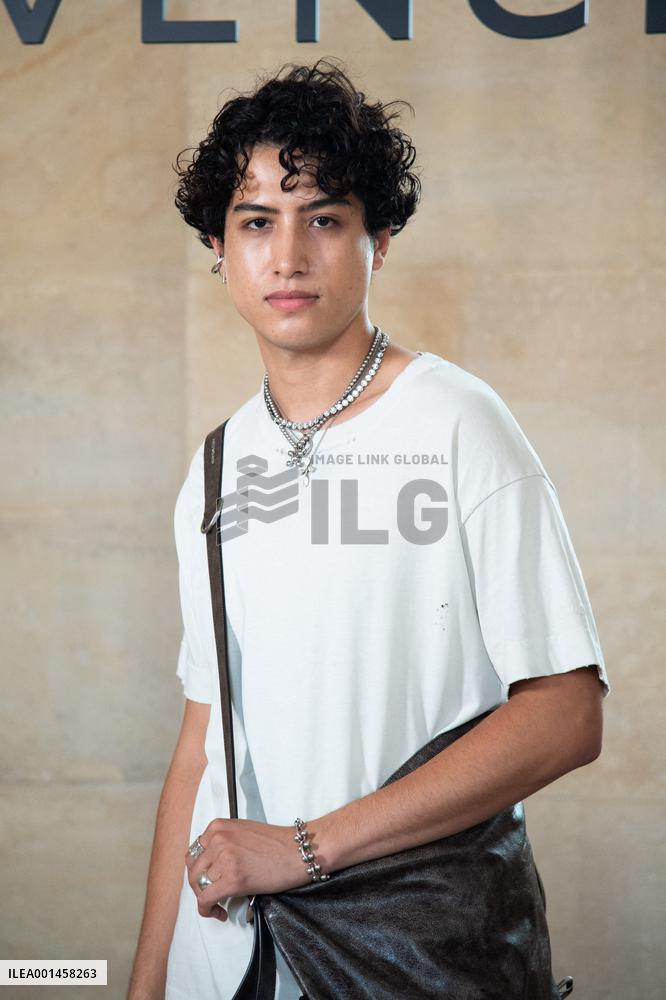 PFW Givenchy Photocall