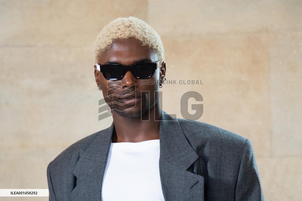 PFW Givenchy Photocall
