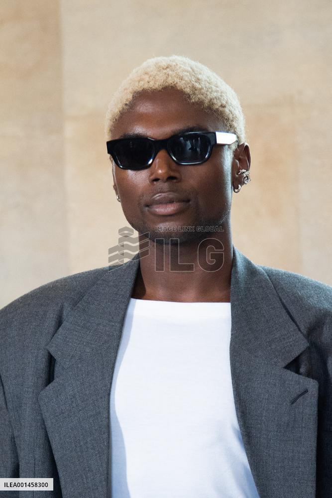 PFW Givenchy Photocall