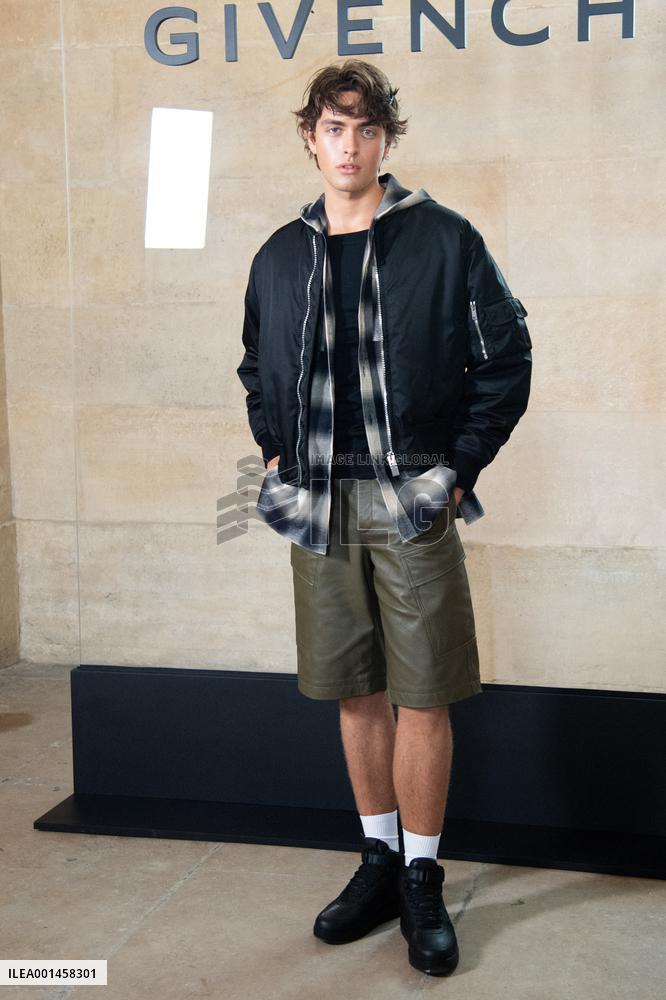PFW Givenchy Photocall