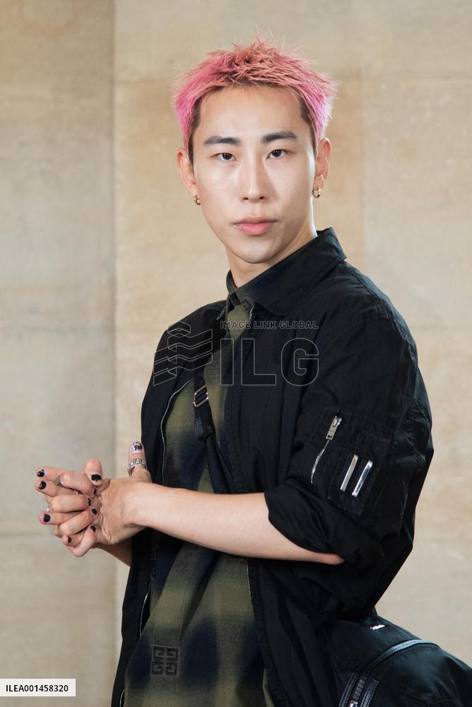 PFW Givenchy Photocall