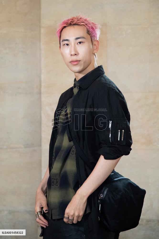 PFW Givenchy Photocall