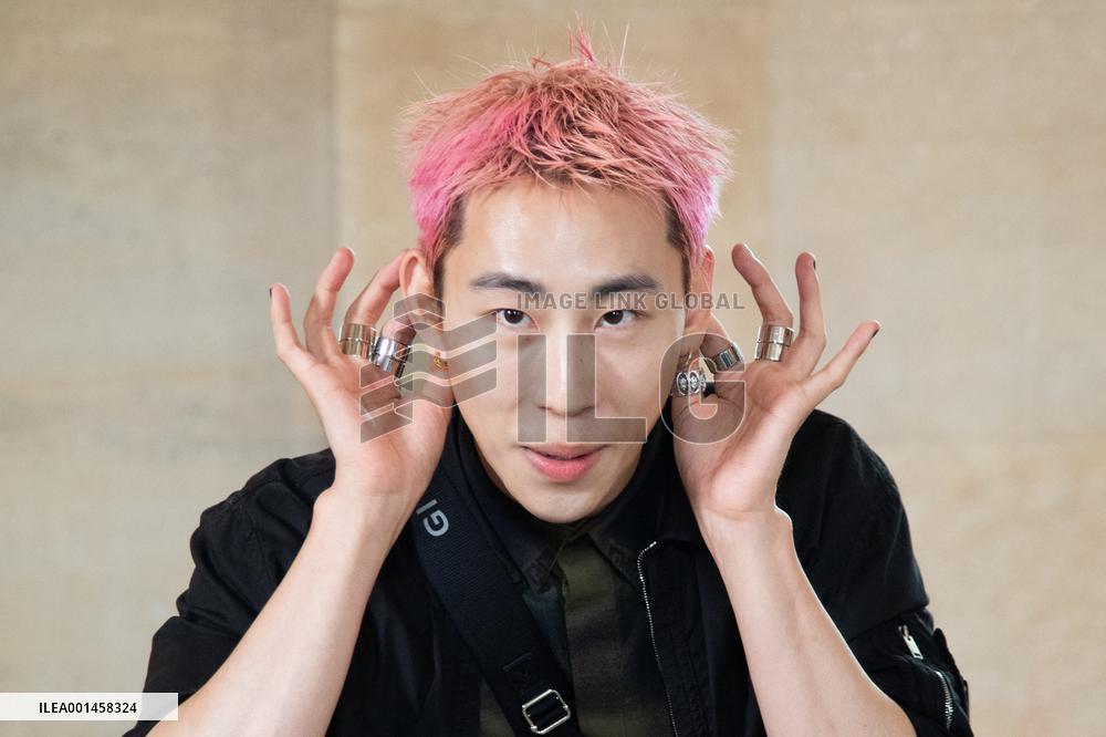 PFW Givenchy Photocall