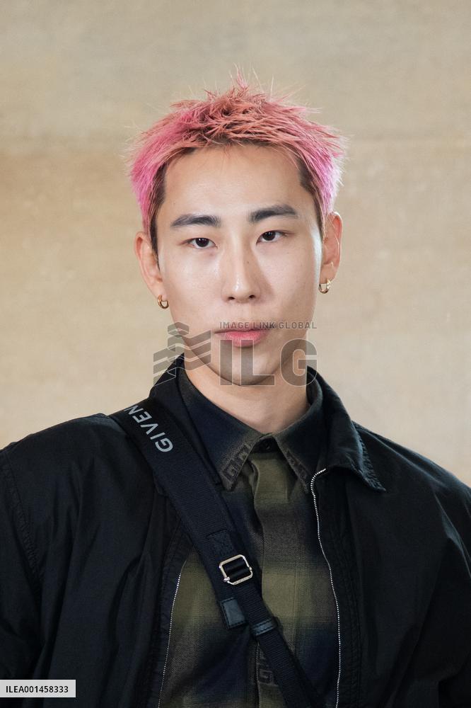 PFW Givenchy Photocall