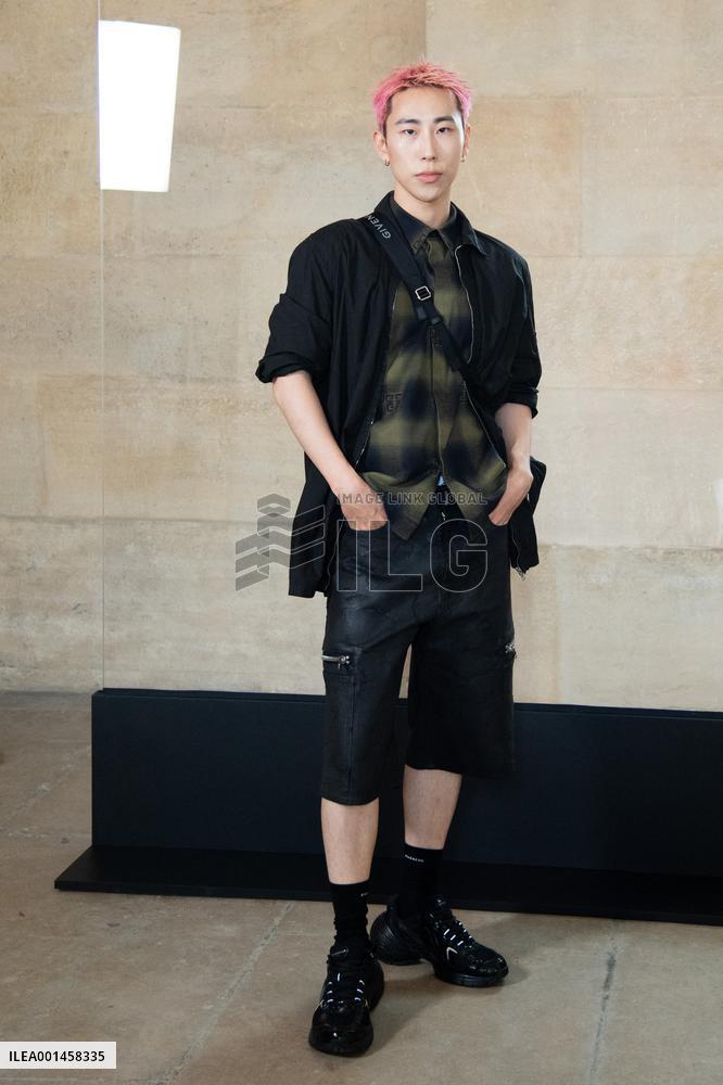 PFW Givenchy Photocall