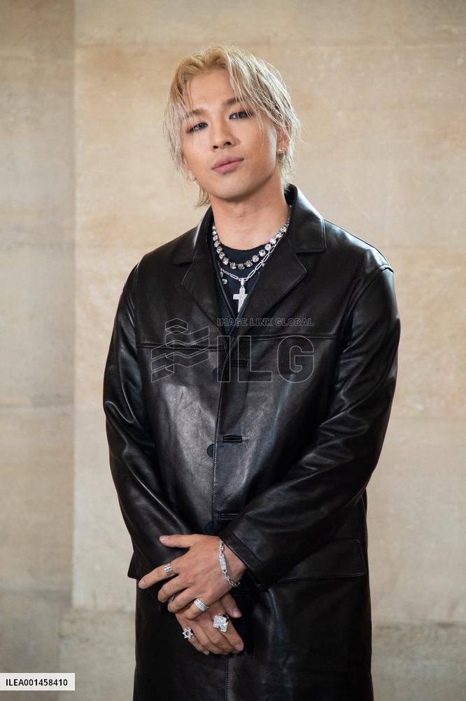 PFW Givenchy Photocall