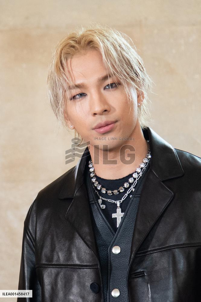 PFW Givenchy Photocall