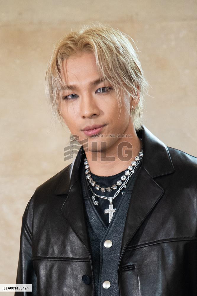 PFW Givenchy Photocall