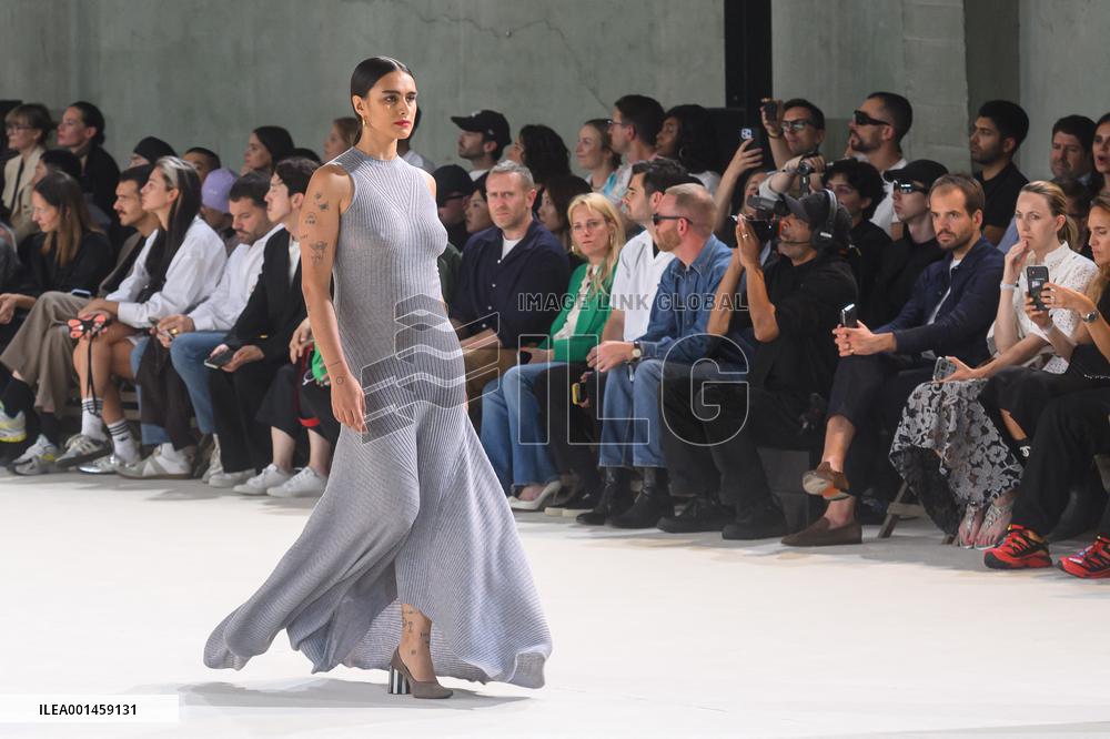 PFW - Jill Kortleve Models For AMI Alexandre Mattiussi