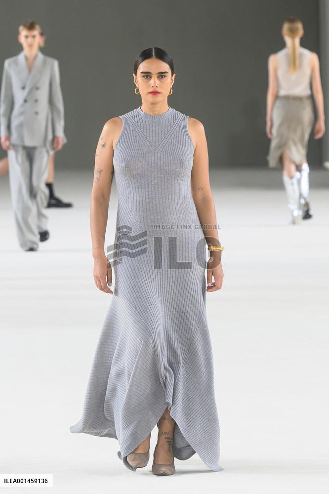 PFW - Jill Kortleve Models For AMI Alexandre Mattiussi