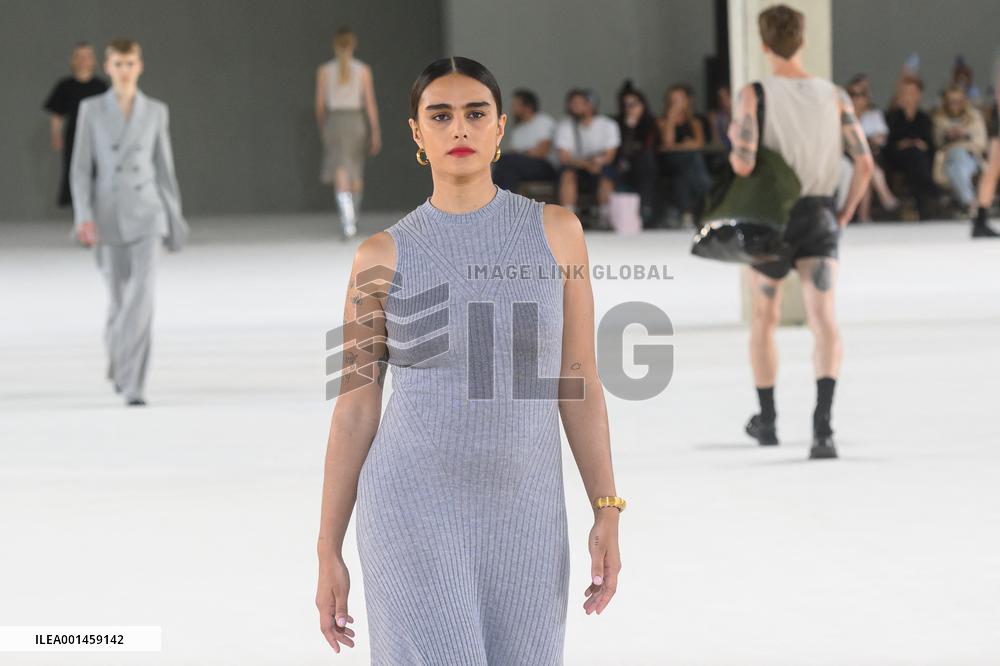 PFW - Jill Kortleve Models For AMI Alexandre Mattiussi