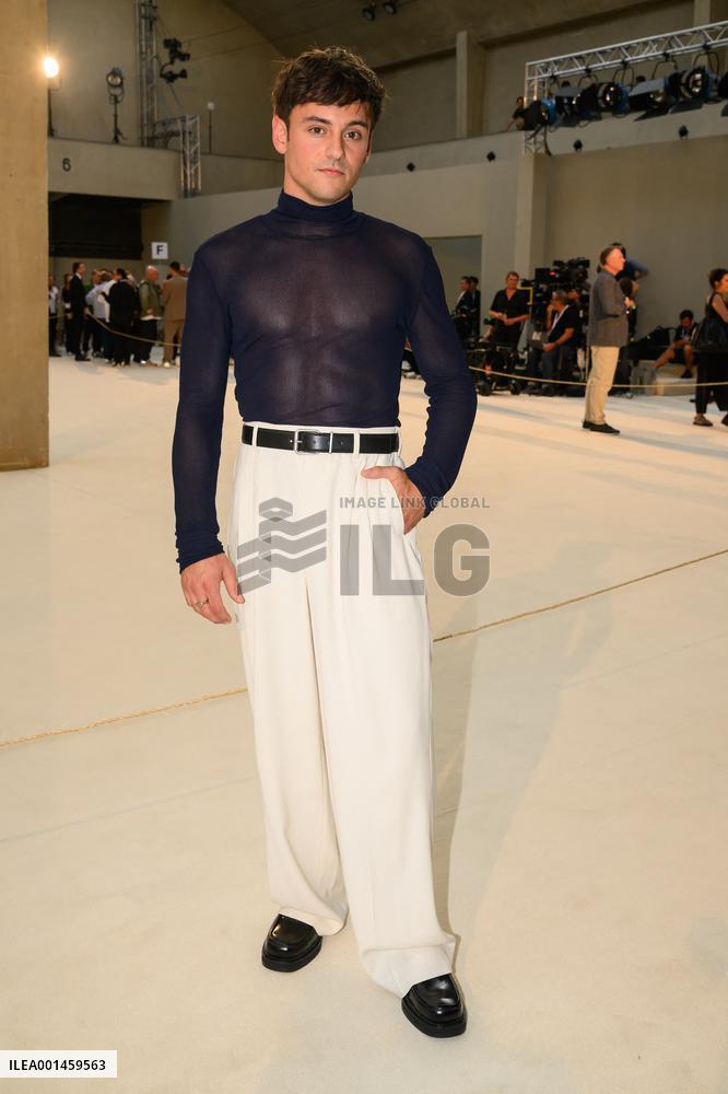PFW - AMI Alexandre Mattiussi Front Row
