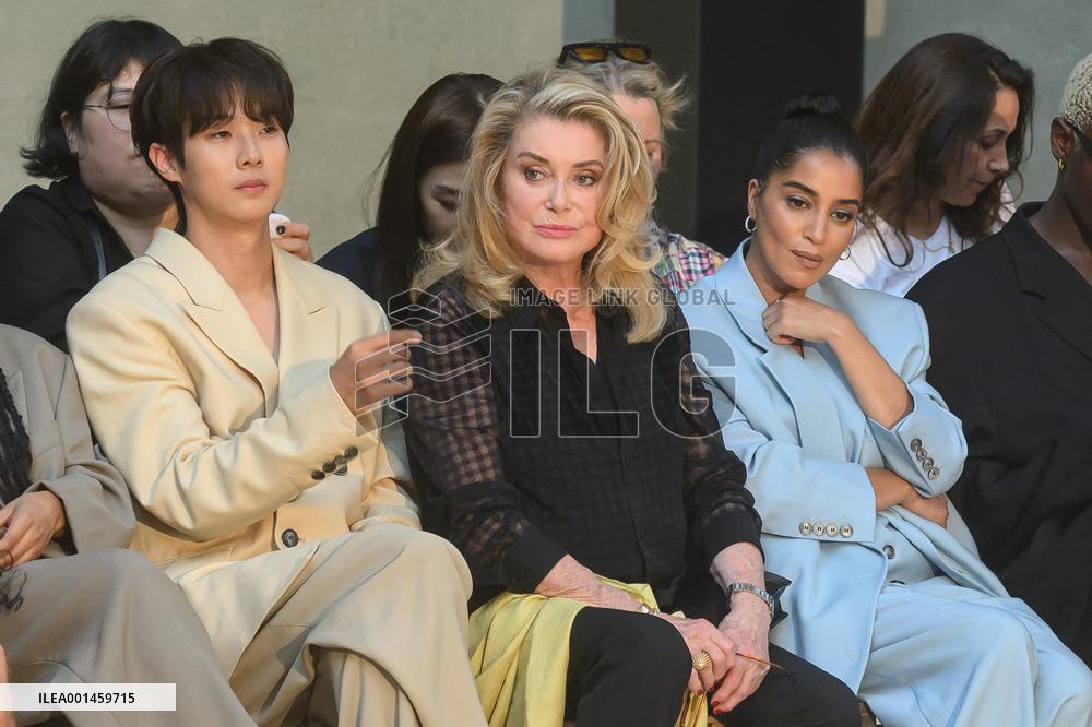 PFW - AMI Alexandre Mattiussi Front Row
