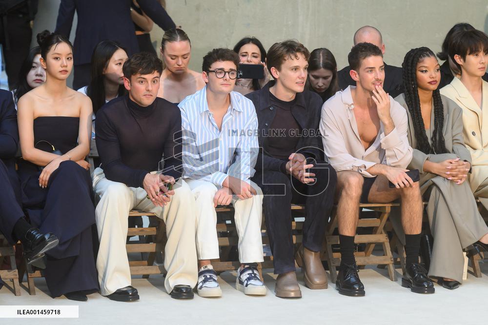 PFW - AMI Alexandre Mattiussi Front Row