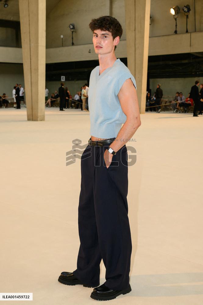 PFW - AMI Alexandre Mattiussi Front Row