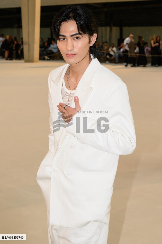 PFW - AMI Alexandre Mattiussi Front Row