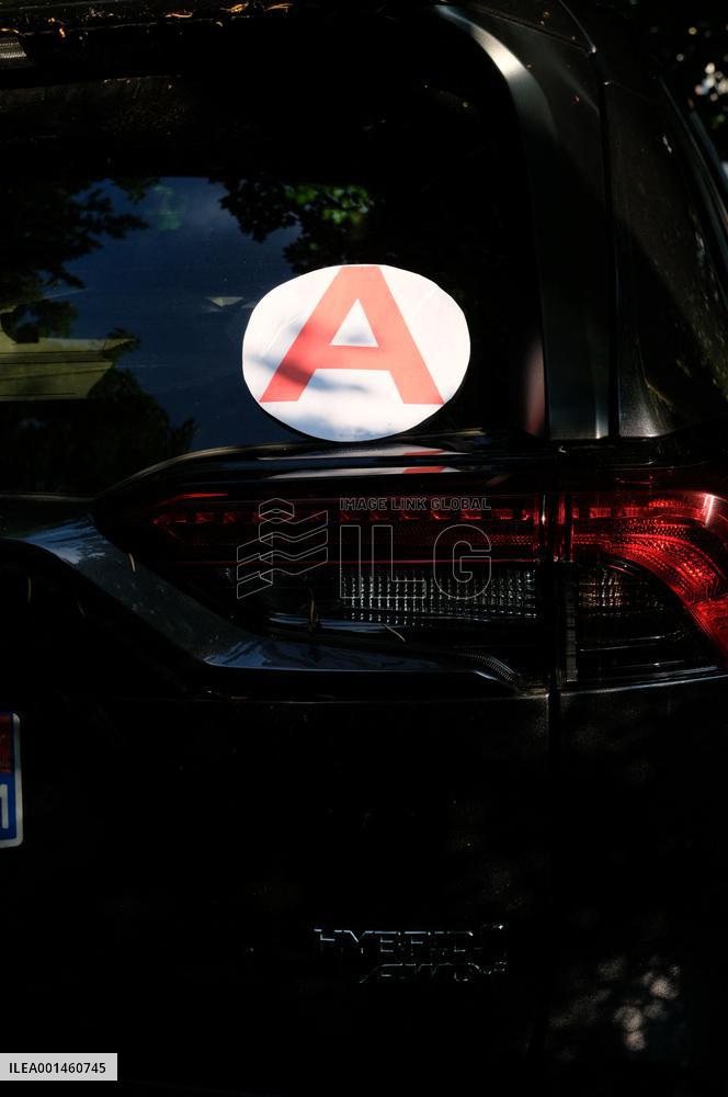 Illustration On The Driving License From 17 Years Old - France