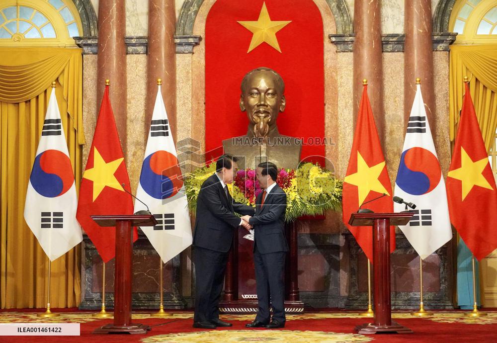 S. Korean Pres. Yoon in Vietnam