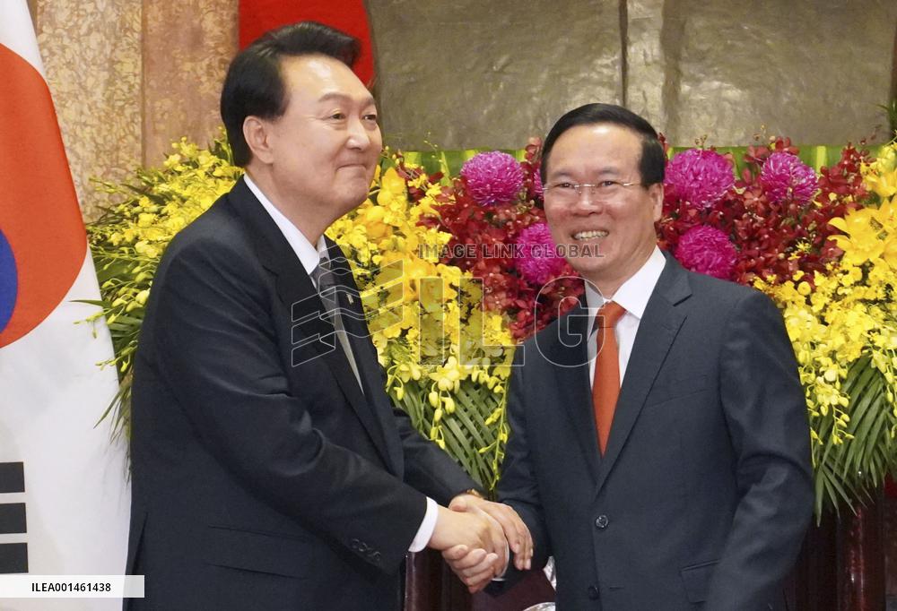S. Korean Pres. Yoon in Vietnam