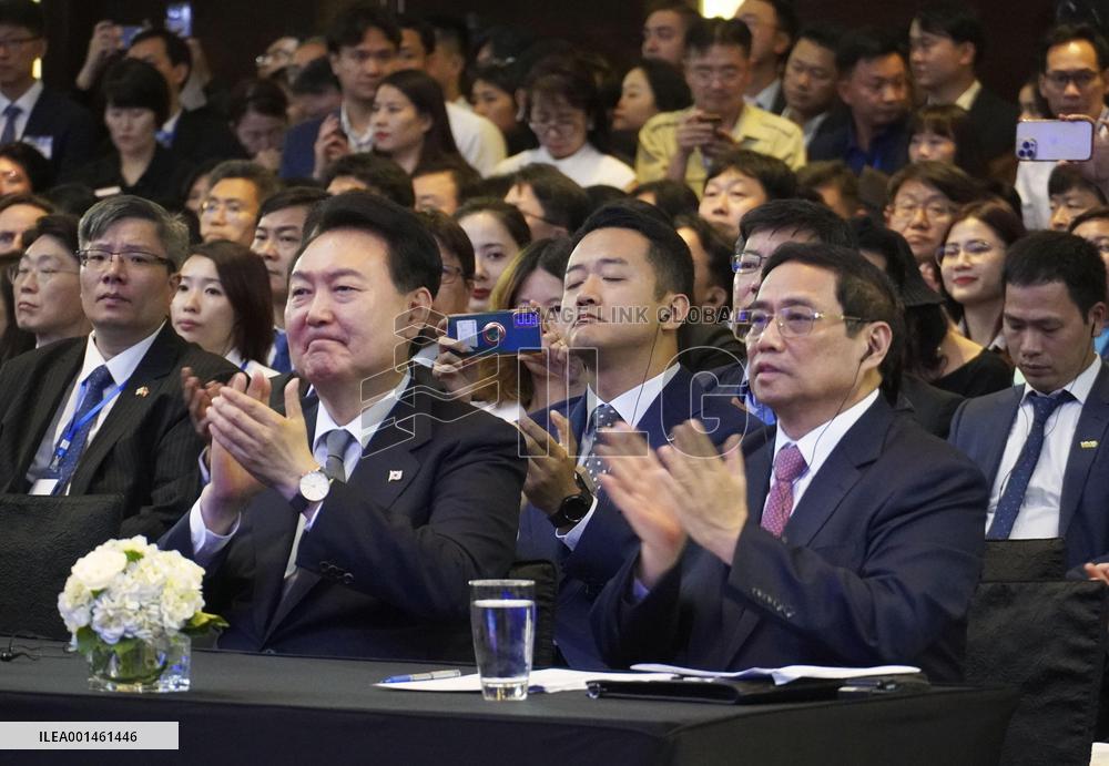 S. Korean Pres. Yoon in Vietnam