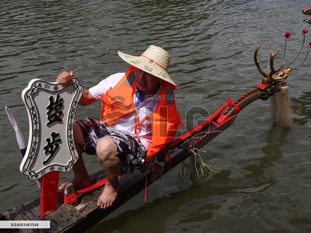 CHINA-GUANGZHOU-FOSHAN-DRAGON BOATS-VILLAGERS-EXCHANGE (CN)