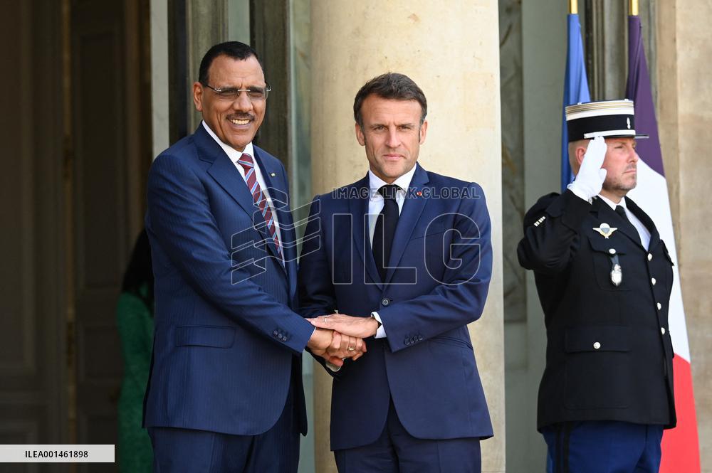 French President Receives Nigerian President - Paris