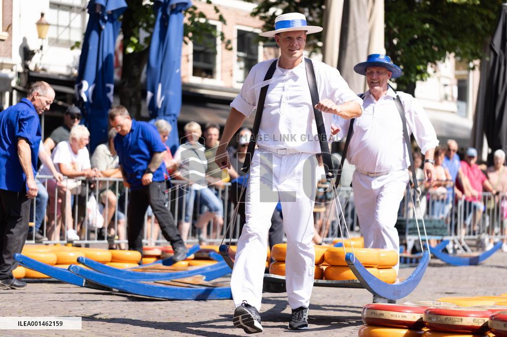 THE NETHERLANDS-ALKMAAR-CHEESE MARKET