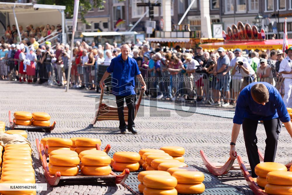 THE NETHERLANDS-ALKMAAR-CHEESE MARKET