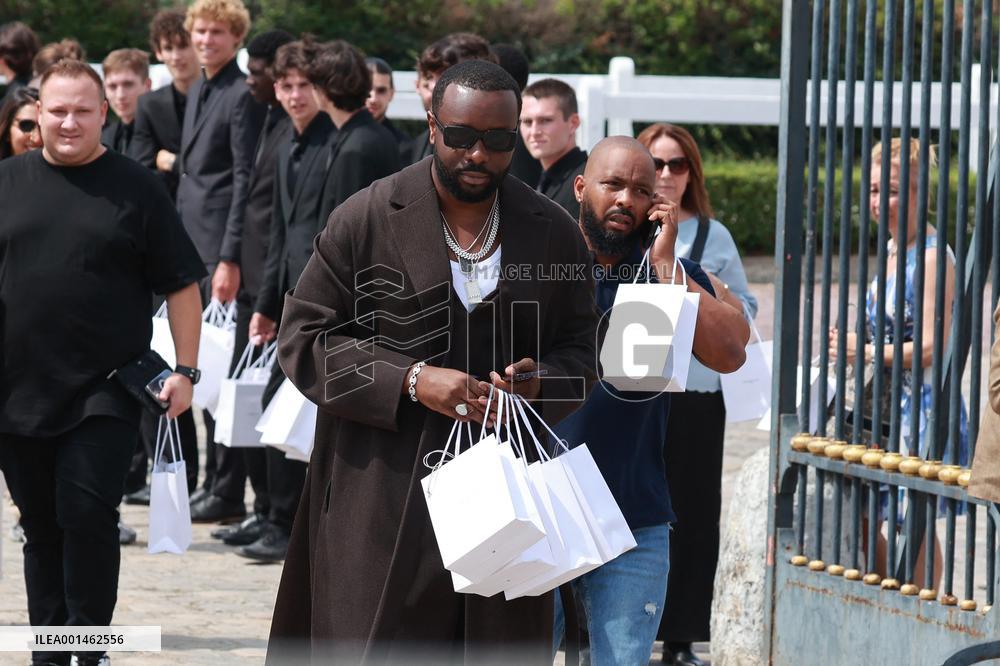 PFW - Dior Menswear Spring-Summer 2024 - Arrivals NB