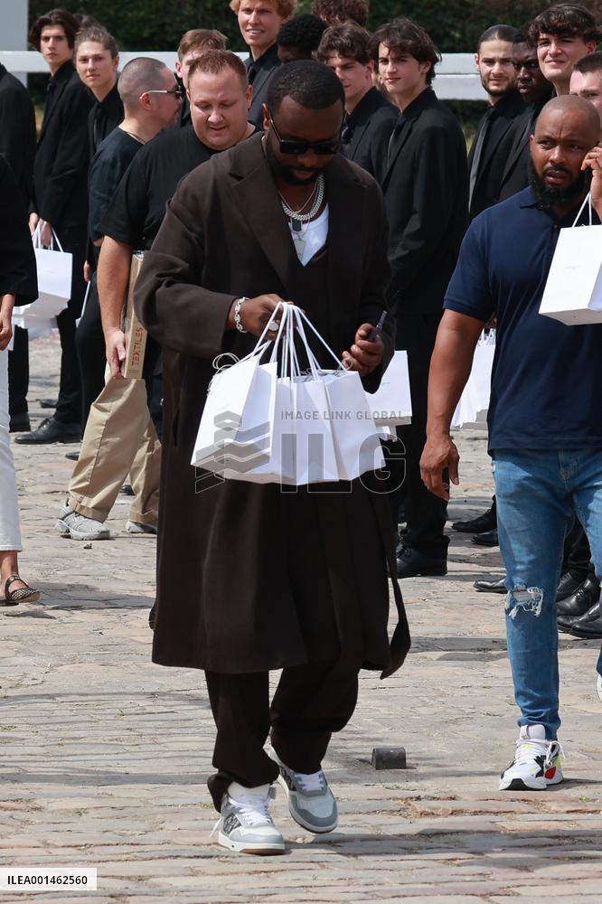 PFW - Dior Menswear Spring-Summer 2024 - Arrivals NB