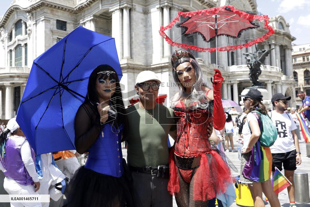250,000 People Participate Pride March In Mexico