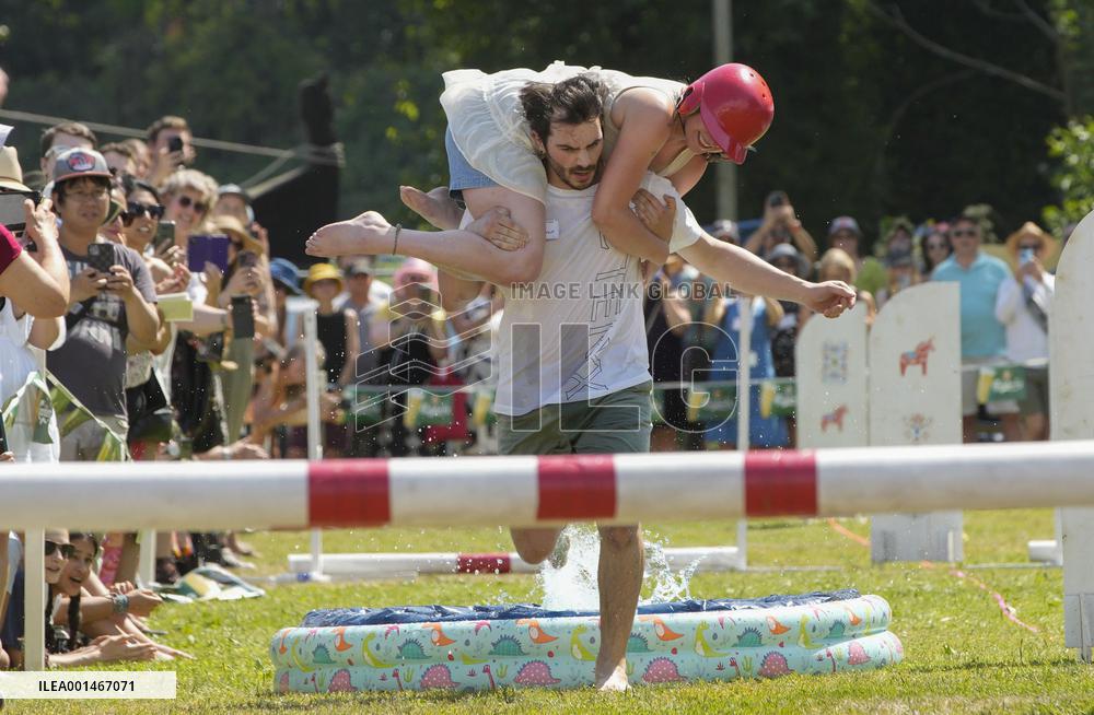 CANADA-BURNABY-WIFE-CARRYING CONTEST
