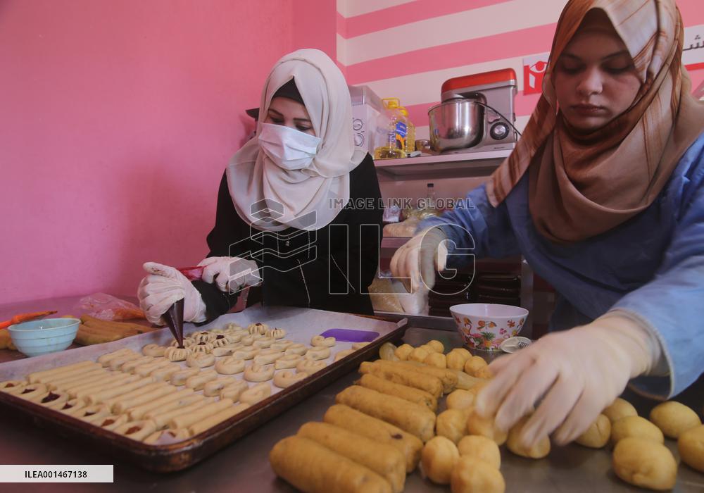MIDEAST-GAZA-RAFAH-EID-AL-ADHA-TRADITIONAL COOKIES