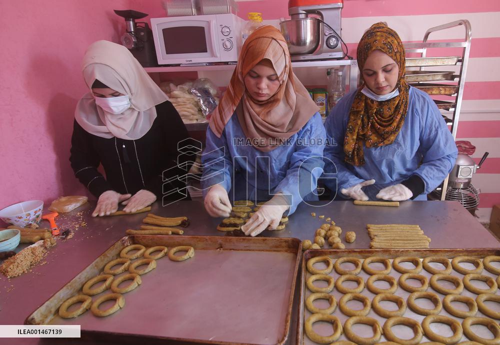 MIDEAST-GAZA-RAFAH-EID-AL-ADHA-TRADITIONAL COOKIES