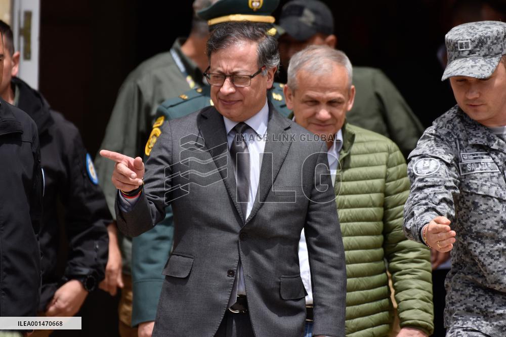 Colombia Honors Soldiers and Indigenous People Who Helped Rescue Missing Children