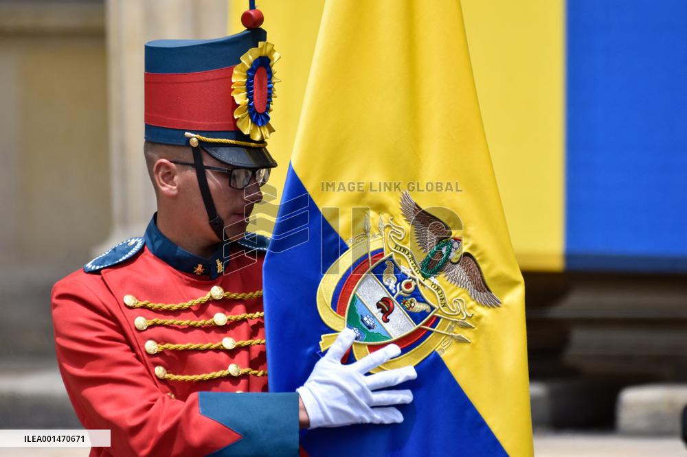 Colombia Honors Soldiers and Indigenous People Who Helped Rescue Missing Children