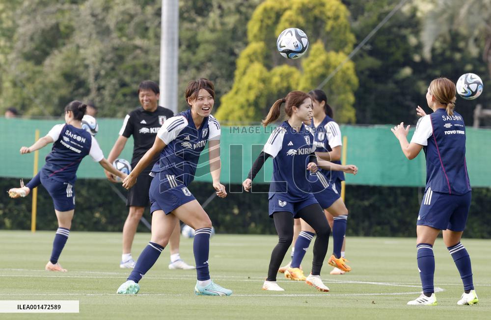Football: Japan women in pre-World Cup training