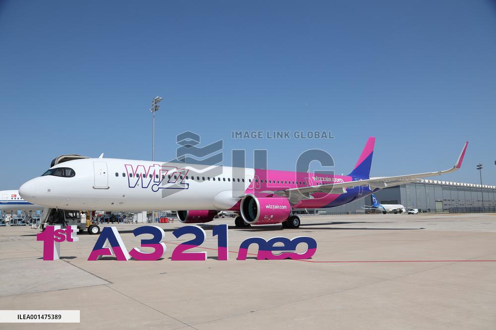 (Summer Davos) Xinhua Headlines: In rewiring global growth, China takes its role