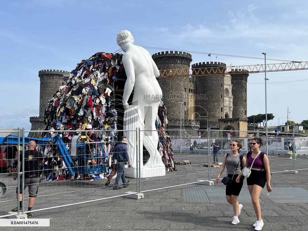 Installation Of Venus of Rags by Michelangelo Pistoletto - Naples