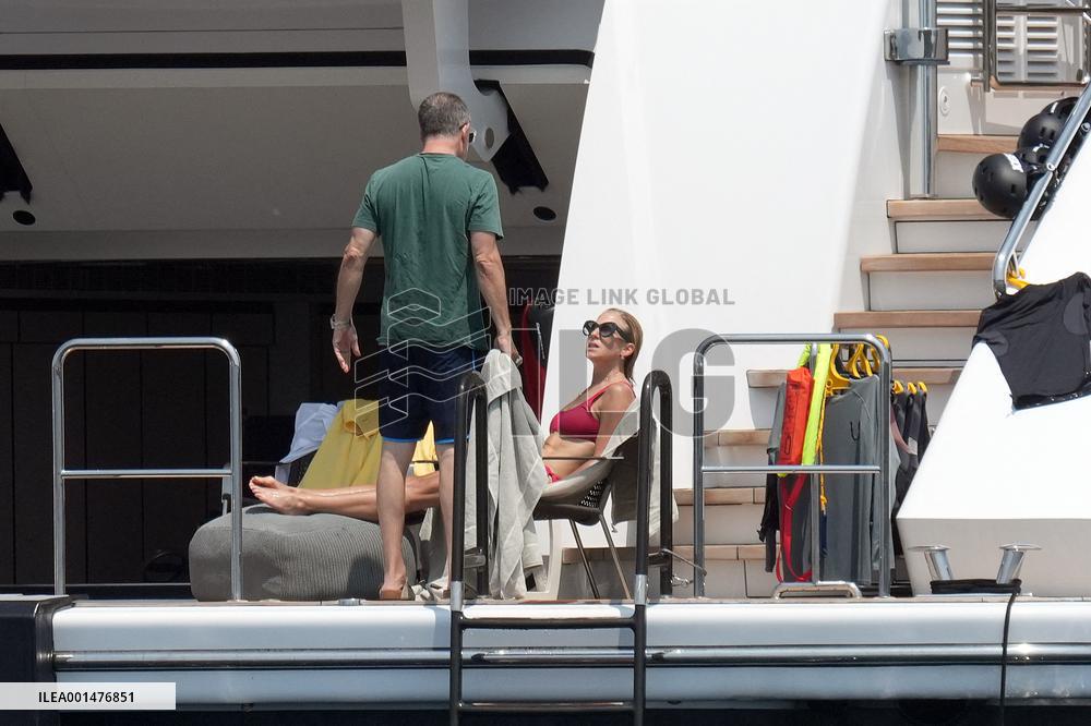 Jerry Seinfeld On Vacation With His Family - St Tropez