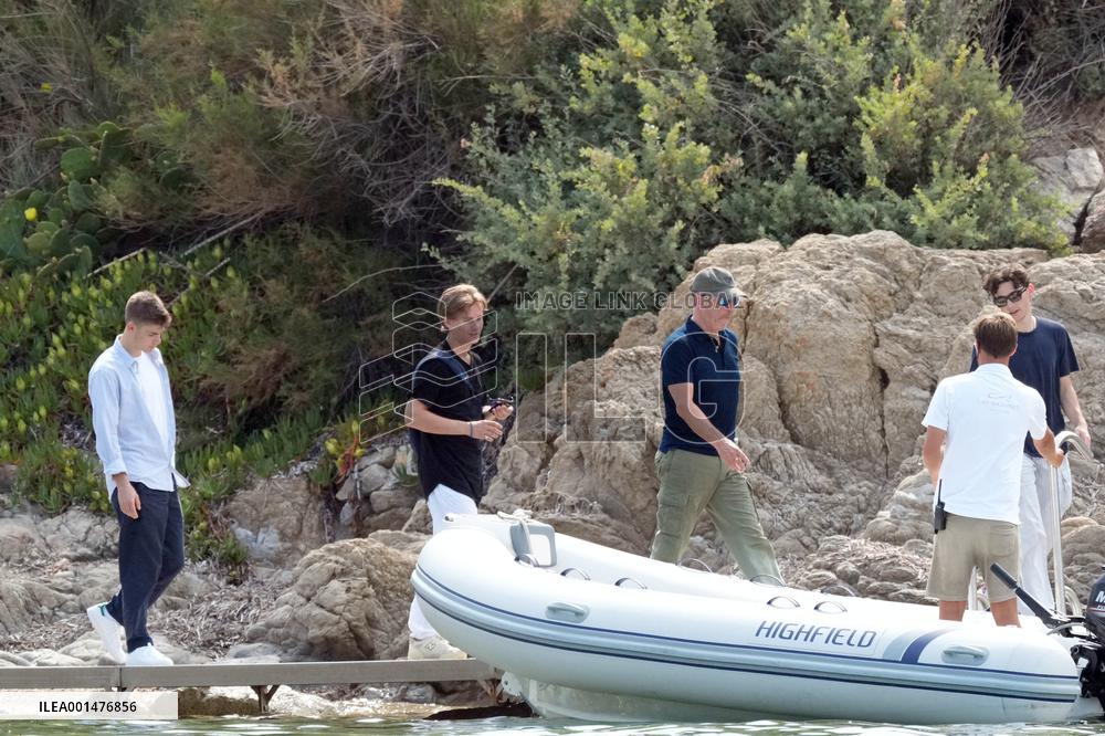 Jerry Seinfeld On Vacation With His Family - St Tropez